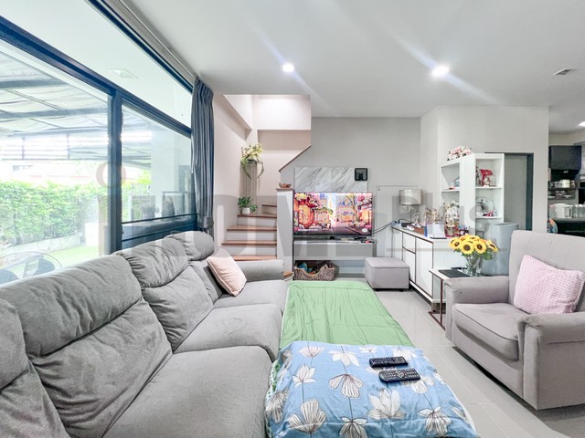 ทาวน์โฮมแฝด 3 ชั้น 72.1 ตร.ว.ย่านโชคชัย4 สตรีวิทยา 2 โครงการ Cozy by BNTD สตรีวิทยา 2 ซอย 15