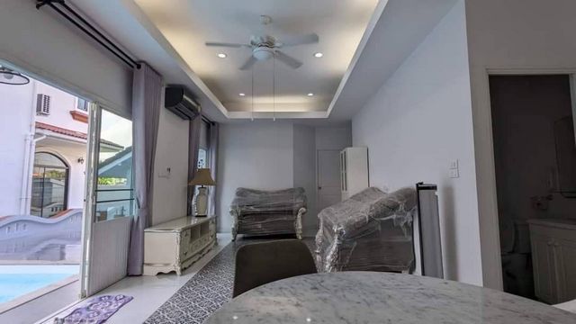 พูลวิลล่าให้เช่า/ขาย 8.9 ล้าน หนองหอย อ.เมือง เฟอร์นิเจอร์คร พร้อมเข้าอยู่ รับสัตว์เลี้ยง น้ำไม่ท่วม สามารถเปิดธุรกิจ Airbnb ทำได้หมดเลยค่ะ