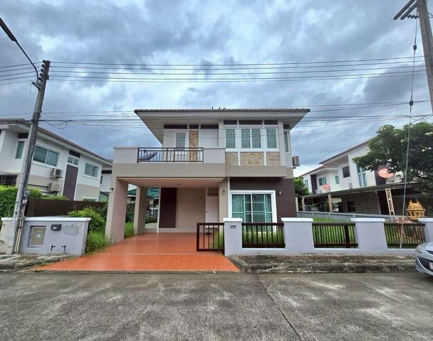 ขายด่วน 3.15 ล้าน 56 ตรว. #อรสิริน3 #ดอยสะเก็ด #แปลงมุม​ บ้านสวย 2 ชั้น สภาพดี เข้าเมืองง่าย เดินทางสะดวก #หิ้วกระเป๋าพร้อมเข้าอยู่ได้เลยค่ะ