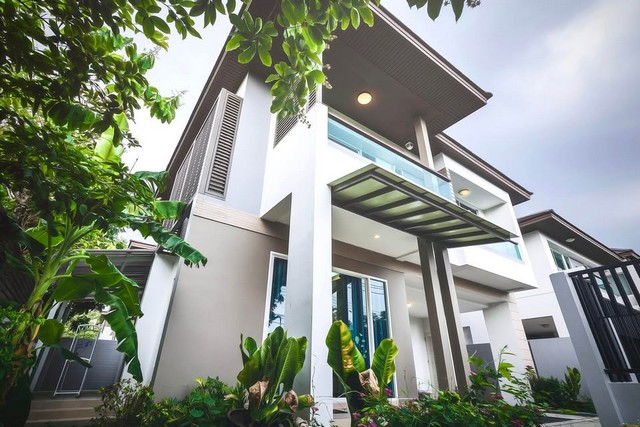 ให้เช่าบ้านเดี่ยว  ใกล้เทสโก้ โลตัสและ บิ๊กซี สุขาภิบาล 1 หมู่บ้าน คูณสุข วิลล่า นวลจันทร์ 36 ใกล้ ถนนรามอินทรา และรถไฟฟ้าใต้ดิน MRT 