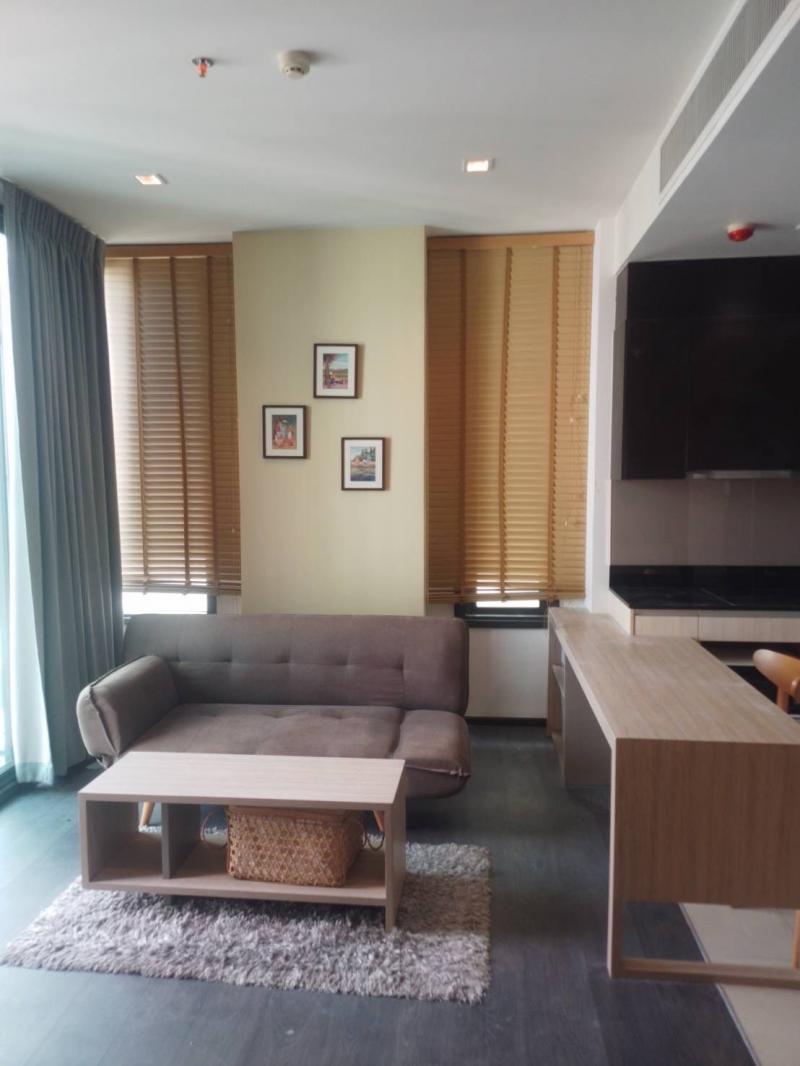 Edge Sukhumvit 23 private beautiful view conveniently 21st floor BTS Asoke