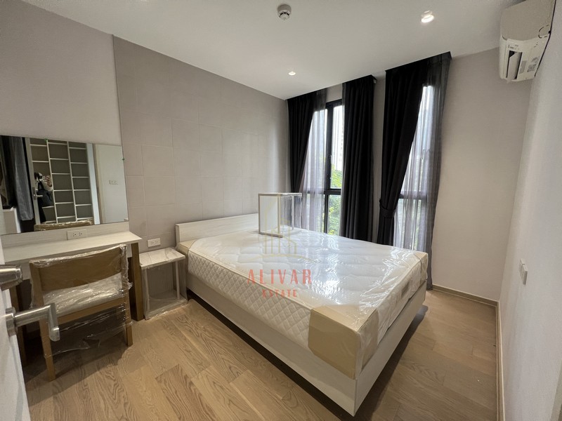 RC081725 ให้เช่า Condo Runesu Thonglor 5 ใกล้ BTS ทองหล่อRent 35,000 baht/monthSelling 10.149 MBรายละเอียด :- ห้องขนาด 42.73 ตร.ม.- 1 ห้องนอน 1 ห้องน้ำ- ชั้น 4 (ทั้งหมด 8ชั้น)- ทิศใต้สิ่งอำนวยความสะดวก : สวนสไตล์ญี่ปุ่น/สระว่ายน้ำ/ออนเซน/สนามไดร์ฟกอล์ฟสถานที่สำคัญใกล้เคียง :- Park Lane เอกมัย / เจ อเวนิว ทองหล่อ- รพ.คามิลเลียน / รพ.สมิติเวช สุขุมวิท- Ekamai International SchoolLocation : ซอยทองหล่อ 5 แขวงคลองตันเหนือ เขตวัฒนา กทม.Contact Line: @alivar  click https://line.me/R/ti/p/@180acmsuCALL     : 08