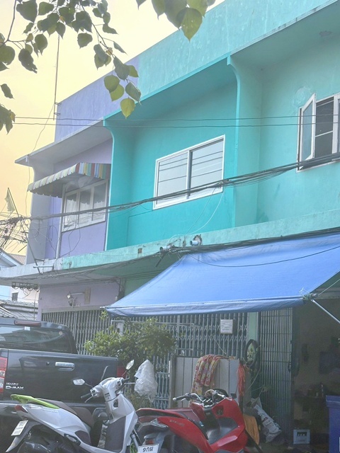 สรณคมน์ 23-27 ดอนเมือง ม.รังสิต 3.7 กม. 3 นอน  BTS แยก คปอ. 3.2 กม. อาคาร 2 ชั้น  รีโนเวทใหม่ 21ตร.วา.161 ตร.ม. 