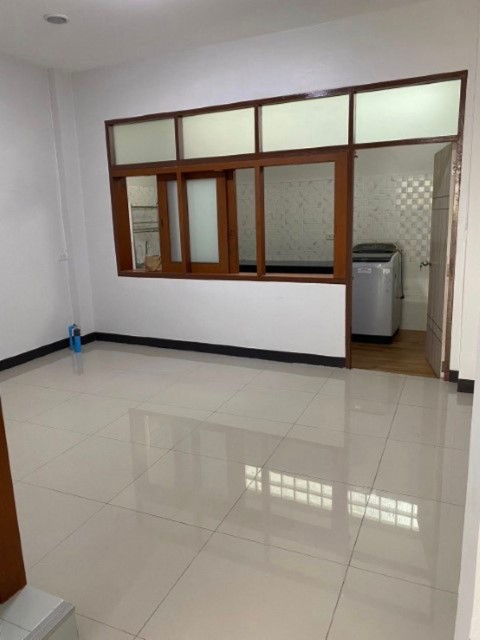 ให้เช่าโฮมออฟฟิศประชาราษฎร์บำเพ็ญ9ตกแจ่งใหม่แอร์เฟอร์นิเจอร์บางส่วน มี3ห้องนอน3ห้องน้ำ1ห้องอเนกประสงค์ ราคาเช่า40,000บาท