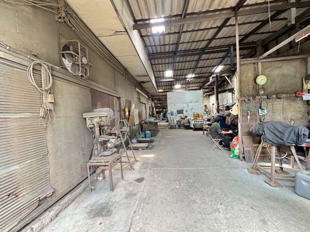 ขายที่ดินเปล่าแถมสิ่งปลูกสร้างเป็นโรงเหล็ก พร้อมใบรง. ขายโรงงานนนทบุรี ขายที่ดินเมืองนนทบุรี  ต.ท่าทราย อ.เมืองนนทบุรี จ.นนทบุรี