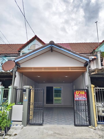 ขายหมู่บ้านดาวเรือง สิ่งอำนวยความสะดวกที่แถมให้ ปทุมธานี ที่ตั้ง : 10/195 ซ.7 หมู่บ้านดาวเรือง ตำบลสวนพริกไทย อำเภอเมืองปทุมธานี จังหวัดปทุมธานี 12000https://maps.app.goo.gl/Uxh7QJ3uVd2us6Du6ขนาดพื้นที่:  17 ตารางวารายละเอียด หมู่บ้านดาวเรือง สิ่งอำนวยความสะดวกที่แถมให้ (เตาแก๊ส/เครื่องดูดควัน/ปั๊มน้ำ+แทงค์น้ำ) 2 ชั้น 2 ห้องนอน 2 ห้องน้ำ 1 ห้องครัว 1 ห้องนั่งเล่นสถานที่ใกล้เคียงฟิวเจอร์พาร์ครั