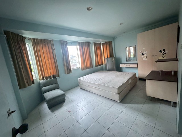 ขายอาคารพาณิชย์เมืองภูเก็ต เหมาะสำหรับทำห้องพักให้ต่างชาติ ทำค้าขายได้ เดินทางสะดวก