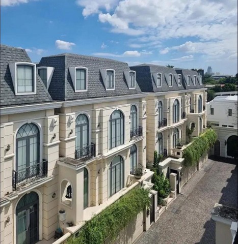 HR2735ขายและให้เช่าทาวน์โฮมหรู 3 ชั้น โครงการThe Boulevard Ekkamai 22 ตกแต่งสวย ใจกลางย่านธุรกิจ