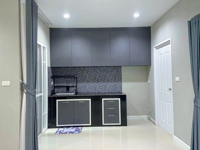 โกลเด้น 4นอน 30ตร.วา.230 ตร.ม. รร.บางน้ำจืด 1.7 กม. วัดพันท้ายนรสิงห์ รพ.พานาซี พระราม2 1.5กม.ให้เช่า บ้านแฝด 2ชั้น