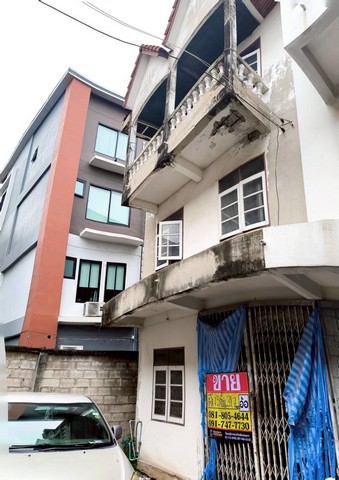 ขายด่วน ทาวน์เฮ้าส์ 3 ชั้น  31.7 ตร.วา.  ถนนนิคมรถไฟ  ใจกลางเมืองมหาชัย  ใกล้รพ.สมุทรสาคร