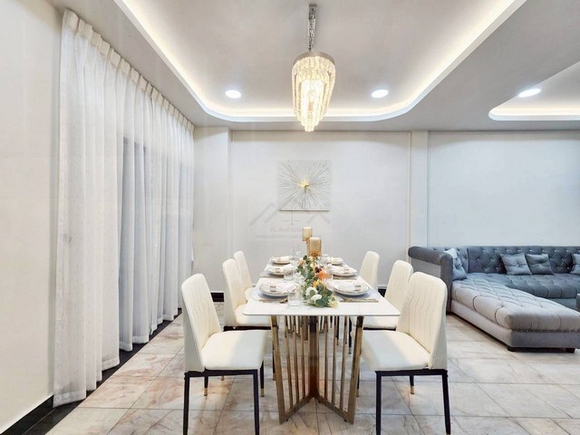 ให้เช่าบ้านหรู 3 ชั้น 400 ตรม. 6 ห้องนอน ย่านพระราม 9 ใกล้ MRT พระราม 9 ใกล้โรงพยาบาลพระราม 9