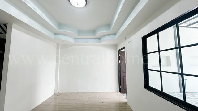 ทาว์นเฮ้าส์ ธนาลักษณ์ 2 รังสิต คลอง 2 หน้าบ้านไม่ชนใคร รีโนเวทใหม่