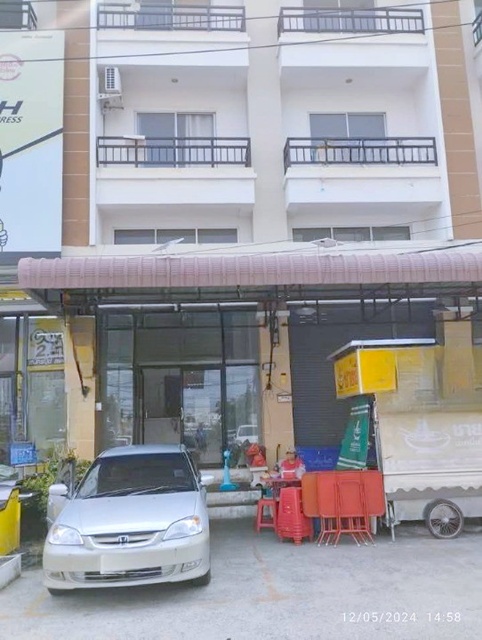 เซียร์ รังสิต 3.5 กม.ลําลูกกา คลอง 2 BTS คูคต 2.1 กม.ให้เช่าอาคารร้านค้า ชั้นล่าง 50 ตร.ม. 1 นอน 1 น้ำ  ร้านชา กาแฟ ร้านอาหาร 1 แอร์