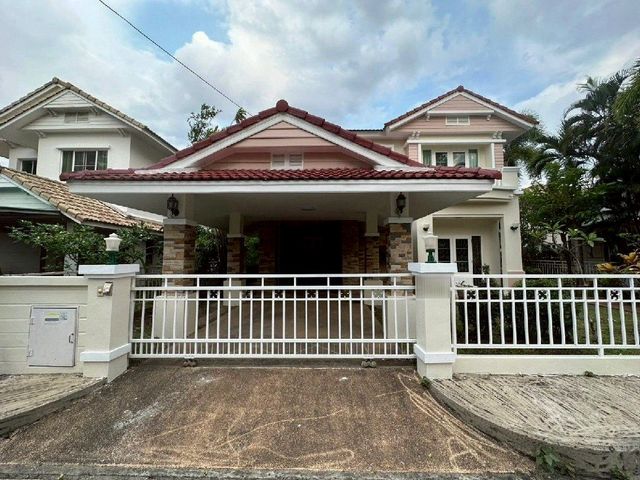 โซนแม่โจ้ ขายเพียง 3.4 ล้าน #ชลลดา #Land&Houses #สันทราย บ้านเดี่ยว 2 ชั้น บ้านสภาพดี พร้อมเข้าอยู่ ทำเลคุณภาพ บรรยากาศร่มรื่น