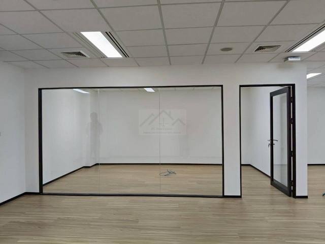 ให้เช่าสำนักงานใจกลางเมือง ย่านเพชรบุรีตัดใหม่ 141.50 ตร.ม. อาคารธนภูมิ ใกล้ MRT เพชรบุรี 700 เมตร