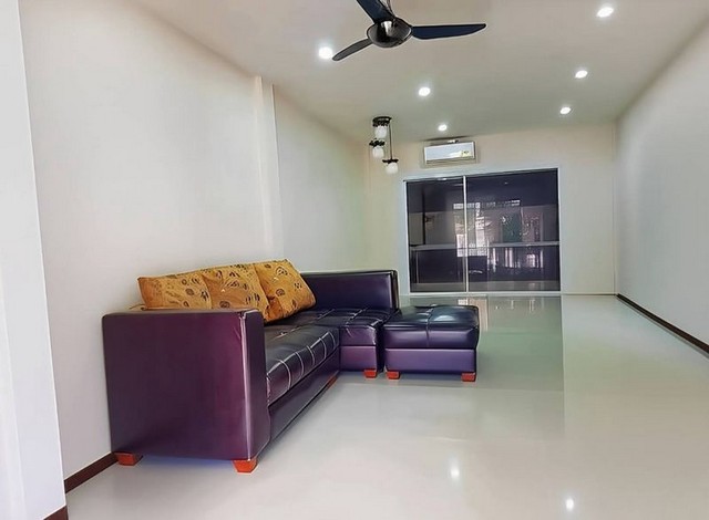 ขายทาวน์โฮม 2 ชั้น The Palm City Hill Pattaya ถนนชัยพรวิถี 25 TP-H1600