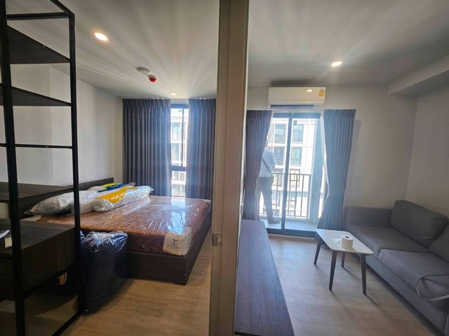 **[ขาย/เช่า] คอนโด นิวครอส คูคต ลำลูกกา | ใกล้สถานี BTS 120 เมตร | ห้องใหม่ไม่เคยอยู่ | วิวสระ | 2.1 ล้าน****ติดต่อสอบถาม*** **โทร:** 094-558-5997 (คุณปุ้ม)* **LINE ID:** nadin-1007* **นัดชมห้องได้** ทุกวัน* **ให้ข้อมูลเพิ่มเติม** ครบถ้วน**คอนโดใหม่ติดสถานีรถไฟฟ้า พร้อมอยู่ทันที เฟอร์ครบ แอร์ 2 ตัว วิวสระว่ายน้ำ ปทุมธานี*** **โครงการ:** นิวครอส คูคต ลำลูกกา ปทุมธานี* **ใกล้สถานี BTS คูคต** เพียง 120 เมตร* **ติดถนนใหญ่ลำลูกกา** ก