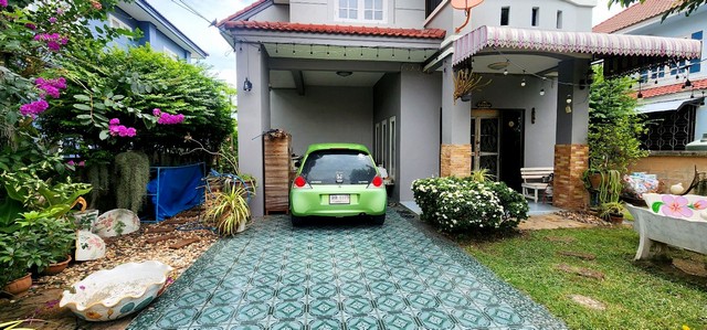 บ้าน -  พท. 0 Rai 0 Ngan 67 ตร.ว. 2190000 - ไม่ไกลจาก ใกล้เทสโก้โลตัสโรจนะ นิคมอุตสาหกรรมโรจนะ 1, 2 และ 3 โรงพยาบาลราชธานี โรงเรียนเซนต์แมรี่ ตลาดจอมพล ป. การเดินทางสะดวก เข้า-ออก ได้หลายเส้นทาง ทั้งทางถนนโรจนะ ถนนพหลโยธิน ถนนสายเอเชีย พร้อมให้คุณเป็