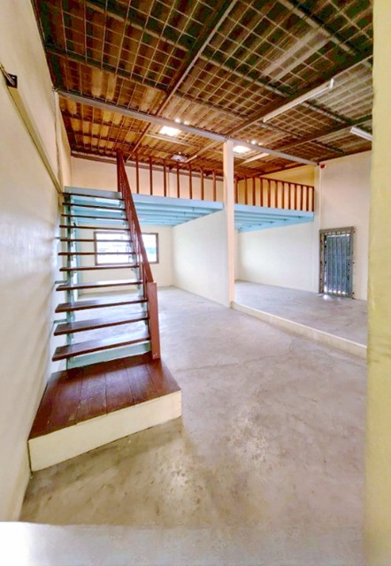 บิ๊กซี อิมพีเรียลสำโรง 900 ม. BTS สำโรง 900 ม.ให้เช่าอาคารพาณิชย์ 3 ชั้น 2คูหา กว้าง 8 เมตร 422ตร.ม.รร.นานาชาติเซนต์แอนดรูว์ส  2กม. 3นอน