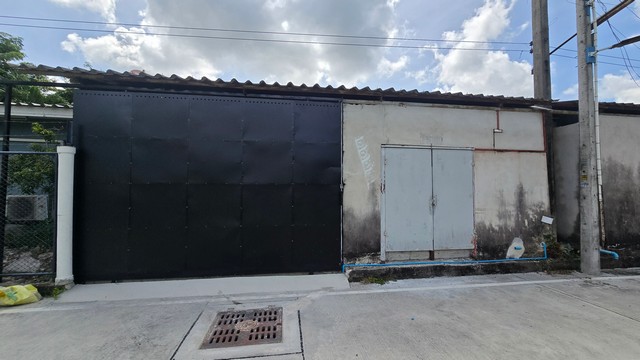 ให้เช่าโกดังเหมาะเก็บสินค้า ทำไลน์สดออนไลน์ WAREHOUSE FOR RENT รถใหญ่เข้าได้  ใกล้มอเตอร์เวย์  ห้วยกะปิ ชลบุรี