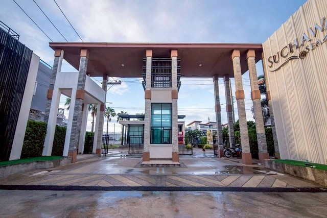 **บ้านหลังนี้…อาจเปลี่ยนชีวิตคุณได้**ลองนึกภาพ…ตื่นเช้ามาสูดอากาศสดชื่น กลางชุมชนสงบสุข แต่ขับรถเพียงไม่กี่นาที ก็ถึงทะเลชะอำ ที่นี่คือ **ทาวน์เฮาส์ 2 ชั้น ฟังก์ชันใหญ่เกินราคา** ที่คุณไม่ควรเลื่อนผ่าน! รายละเอียดที่คุณต้องรู้– ที่ดิน 31.1 ตร.ว. / พื้นที่ใช้สอย 180 ตร.ม.– 3 ห้องนอน 2 ห้องน้ำ พร้อมห้องโถงใหญ่– ครัวกว้าง ใช้วัสดุเกรดคุณภาพ– อากาศถ่ายเทสบาย อยู่จริงค