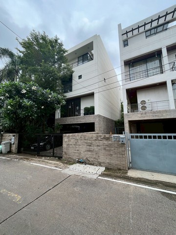 เช่าโกดังพร้อมใช้งานติดถนน พุทธมณฑล สาย 2 แขวงทวีวัฒนา  เขตทวีวัฒนา  กรุงเทพ