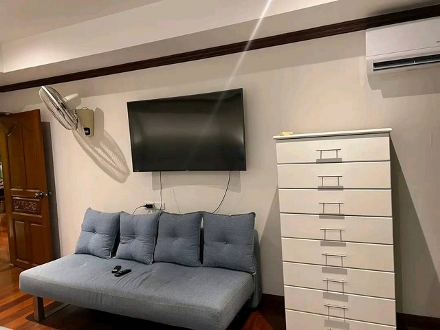 คอนโดจอมเทียนติดชายหาด ห้องใหญ่มาก ชั้น 26  มีระเบียง วิวเมือง และ มีระเบียง วิวทะเล