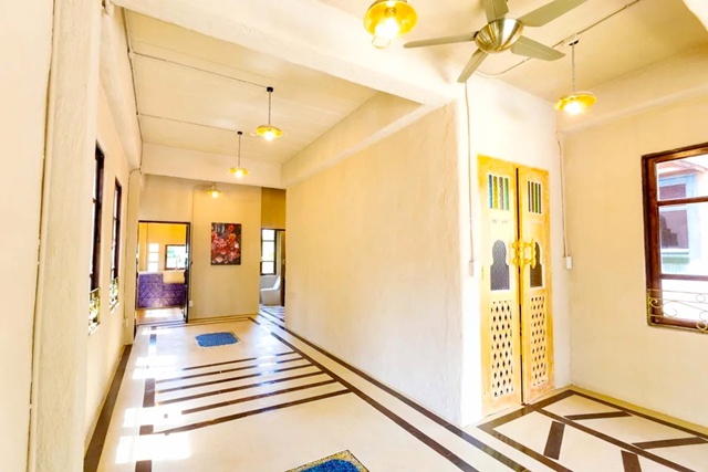 โลตัส เชียงใหม่ สร้างใหม่ สไตล์อังกฤษ 3นอน รวมโชคมอลล์ 700 ม.ให้เช่าบ้านเดี่ยว 3 ชั้น  2 น้ำ  ติดถนนใหญ่ สามารถทำการค้า