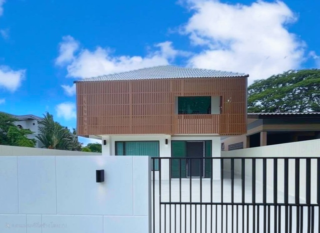  ใหม่ทั้งหลัง 76ตร.วา. 306ตร.ม.พร้อมเฟอร์ 3 น้ำ ขายคฤหาสน์ พัฒนาการ 67-71 3-4นอน  ARLบ้านทับช้าง2.3กม. บ้านเดี่ยวหรู 2 ชั้น