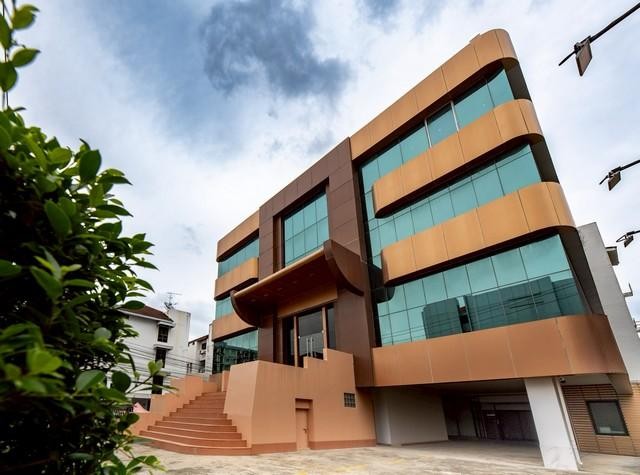 ให้เช่าอาคารสำนักงาน ย่านทาวน์อินทาวน์ ถนนศรีวรา เขตวังทองหลาง