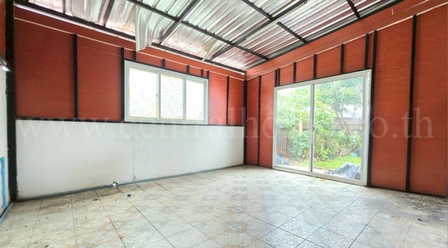 ลดราคา ทาวน์เฮ้าส์ บ้านพฤกษา 87/2 ศรีนครินทร์ - บางนา หลังมุม