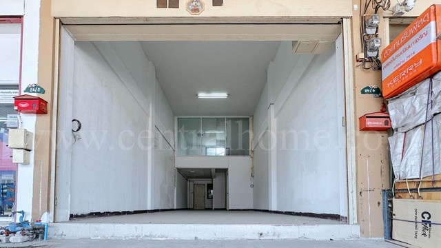 ลดราคา ที่ดินพร้อมอาคารพาณิชย์ 7 คูหา หัวมุม สี่แยกมาเจริญ - บางบอน 5