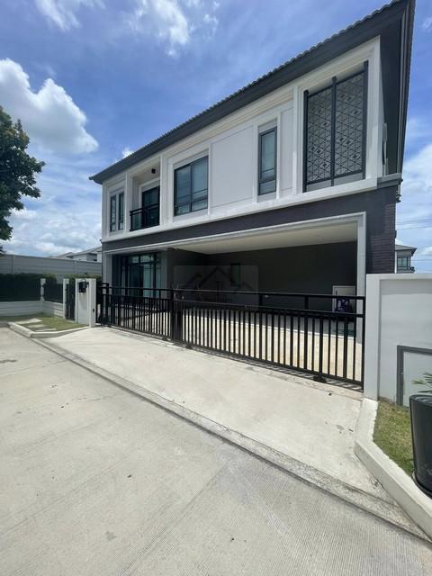 ให้เช่าบ้านเดี่ยว 2 ชั้น 230 ตร.ม. หมู่บ้านแกรนด์บริทาเนีย พระราม 9-กรุงเทพกรีฑา ใกล้ทางด่วน