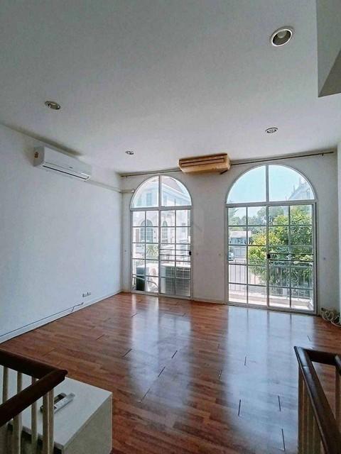 ให้เช่าทาวเฮ้าส์ 3 ชั้น 20 ตร.ว. หมู่บ้านพลัสซิตี้พาร์ค แสนสิริ @พระรามเก้า หัวหมาก23 ใกล้ราชมัง