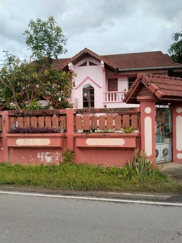 ขายบ้าน2ชั้น 421ตรว. 7ลบ. บ้านใหญ่4นอน2น้ำ บ้านเล็ก2นอน1น้ำ ใกล้อนุบาลสันโป่ง ถนน107โชตนา หมู่1 ต.สันโป่ง อ.แม่ริม เชียงใหม่ขายบ้าน บนที่ดิน 421ตรว. ( 1ไร่ 21ตรว.)มีบ้าน 2 หลัง อายุบ้าน 25 ปีบ้านหลังใหญ่ 2ชั้น มี 4ห้องนอน 2ห้องน้ำ , บ้านหลังเล็ก มี 2ห้องนอน 1ห้องน้ำ ขายราคา 7 ล้านบาท (7,000,000 บาท) โอนคนละครึ่ง ต่อรองได้พิกัด หมู่1 ซอย15 ต.สันโป่ง อ.แม่ริม เชียงใหม่ติดถนนดำลาดยาง 2เลนใกล้ รร.อน