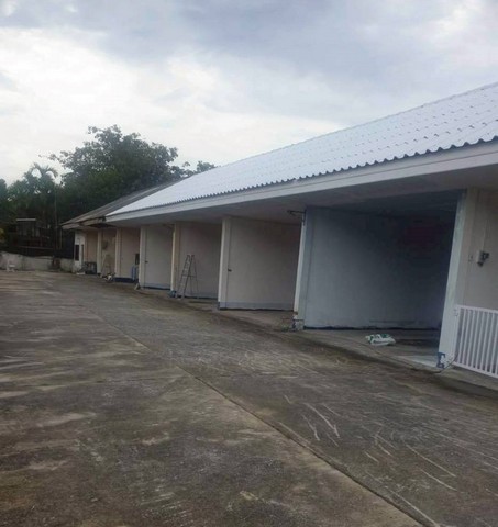 ขายพร้อมผู้เช่าโรงแรมบังกะโล 492ตรว. 22ห้อง 15ลบ. ถนนวง700ปี ใกล้แยกรวมโชค ตลาดสามแยก ซอยบ้านกล้วยใหม่ ต.สันทรายน้อย อ.สันทราย เชียงใหม่