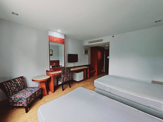 ขายโรงแรมพัทยากลางติดถนนสุขุมวิท รีโนเวทใหม่ ดำเนินกิจการต่อได้เลย   ต.หนองปรือ อ.บางละมุง จ.ชลบุรี