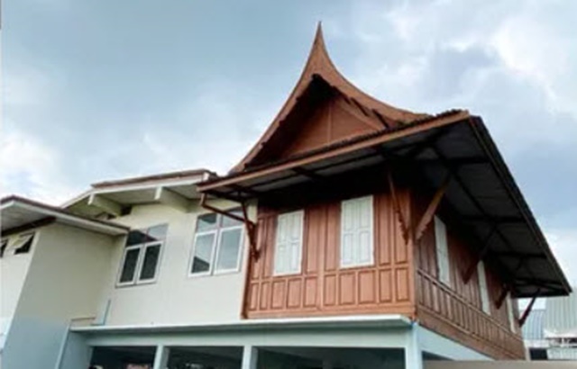 รร.นานาชาติฮีทฟิลด์ 1กม.  MRT สัมมากร 1กม.ให้เช่าบ้านเดี่ยว 2 ชั้น 50ตร.วา. 165ตร.ม.รร.เตรียมอุดมศึกษาน้อม 500ม.  3นอน 2 น้ำ