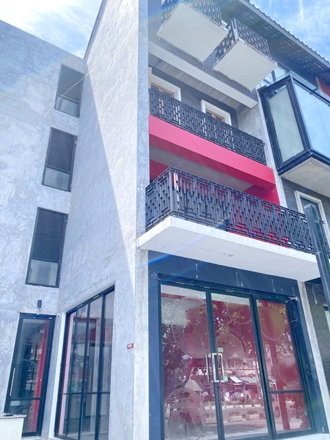 แยกบรรทัดทอง-จุฬาฯ  BTSสนามกีฬาแห่งชาติ 900 ม. แอมพาร์ค สามย่าน 150 ม. 5 นอน 3 น้ำ ให้เช่าอาคารพาณิชย์ 4 ชั้น 18 ตร.วา. 300 ตร.ม. 