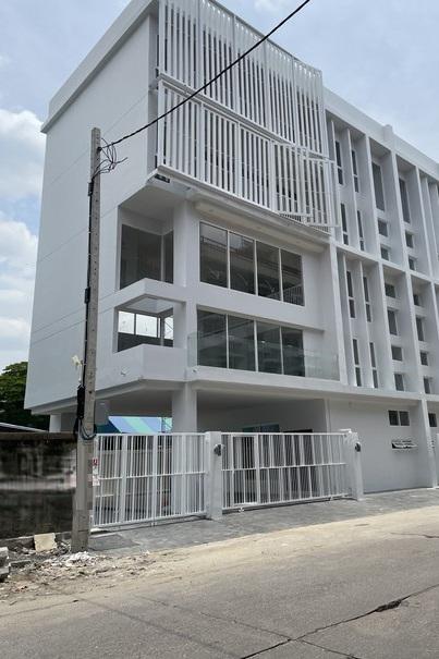 ขายโฮมออฟฟิศ 4.5 ชั้น บี-วัน ลาดพร้าว-รามคำแหง ลาดพร้าว 130 ใกล้ MRT ลาดพร้าว 101