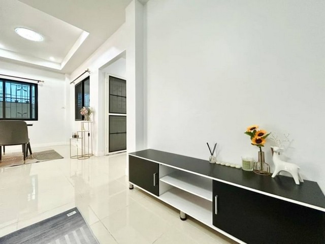 ขายทาวน์โฮมหลังริม หมู่บ้านอีสเทิร์นแลนด์2 สุรศักดิ์ ศรีราชา ชลบุรี FP-H01144