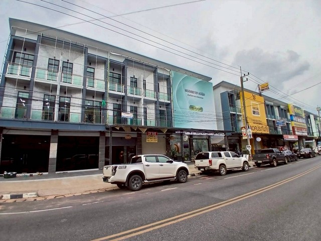 ขายอาคารพาณิย์ 37.8 ตร.วา 2คูหา 3ชั้นใหม่  ถนนพิทักษ์พนมเขต  ใจกลางเมืองมุกดาหาร