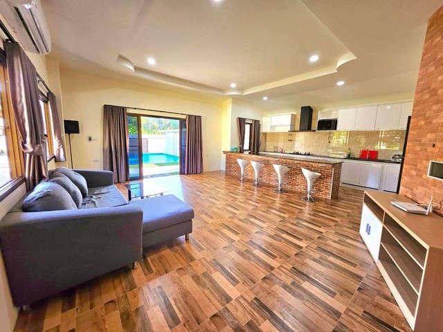 พูลวิลล่าชั้นเดียว เฟอร์ครบ ใกล้ M Sport ม.พายัพ