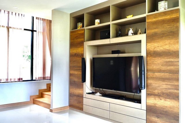 บ้านสร้างใหม่ สไตล์โมเดิร์น บ้านสวย นอกโครงการ สันกำแพง