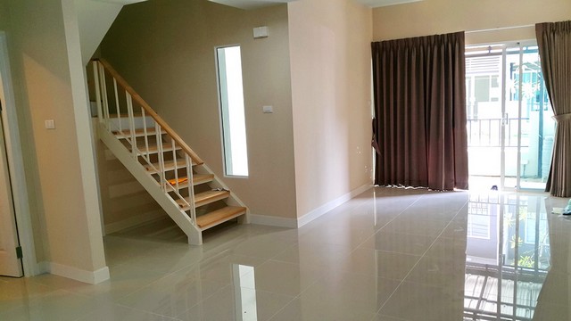 ให้เช่าทาวน์โฮม 3 นอน The Color บางนา-วงแหวน ใกล้เมกาบางนา รับนายหน้า