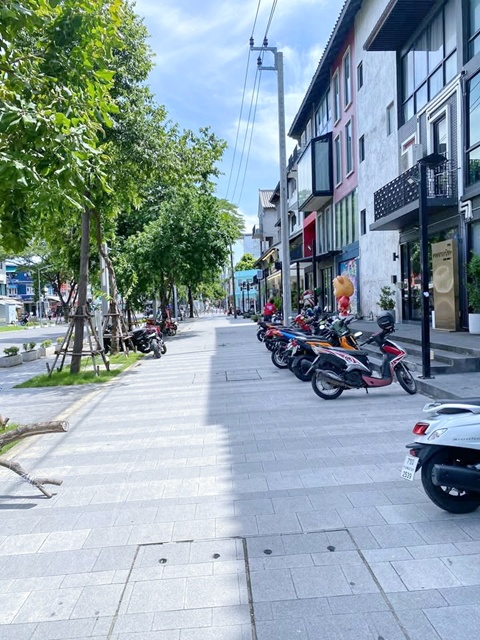 แอมพาร์ค สามย่าน 150 ม. BTSสนามกีฬาแห่งชาติ 900 ม.ให้เช่าอาคารพาณิชย์ 4 ชั้น 18 ตร.วา. 300 ตร.ม. 5 นอน 3 น้ำ แยกบรรทัดทอง-จุฬาฯ