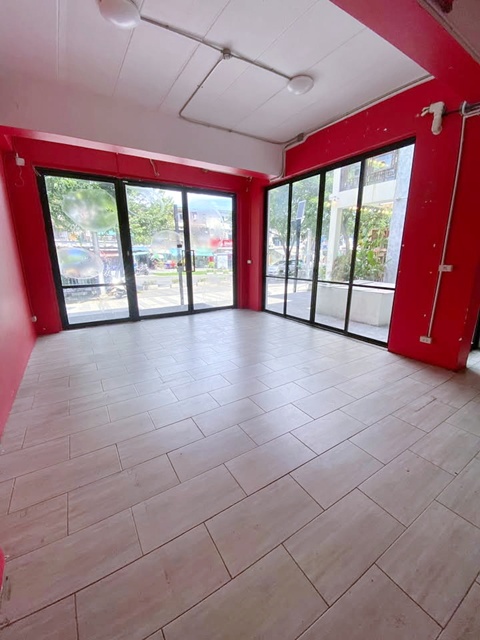 BTSสนามกีฬาแห่งชาติ 900 ม.แยกบรรทัดทอง-จุฬาฯ  แอมพาร์ค สามย่าน 150 ม. 5 นอน 3 น้ำ ให้เช่าอาคารพาณิชย์ 4 ชั้น 18 ตร.วา. 300 ตร.ม.