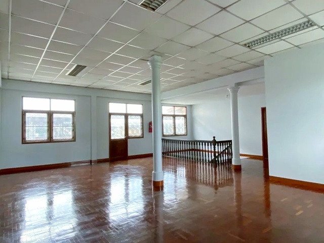 ให้เช่าบ้านเดี่ยว 2 ชั้น 50ตร.ว MRT สัมมากร 1กม.รร.นานาชาติฮีทฟิลด์ 1กม.165ตร.ม.รร.เตรียมอุดมศึกษาน้อม 500ม.  3นอน 2 น้ำ