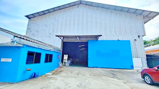 MRT สวนหลวง ร.9 2.4 กม.เฉลิมพระเกียรติ ร. 9 ให้เช่าโกดัง ที่ดิน 1ไร่ 1งาน สำนักงาน 2 ชั้น 1,305ตร.ม.พัฒนาการ   พาราไดซ์ พาร์ค 2.9 กม.