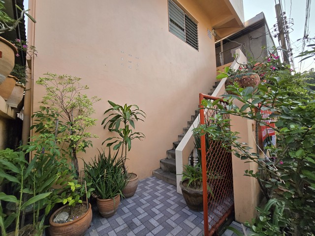 ขายอาคารห้องเช่า 2 ชั้น + ดาดฟ้า ซอยรามอินทรา 86 ใกล้รถไฟฟ้าสีชมพู ผู้เช่าเต็มตลอด กำไรทันที!